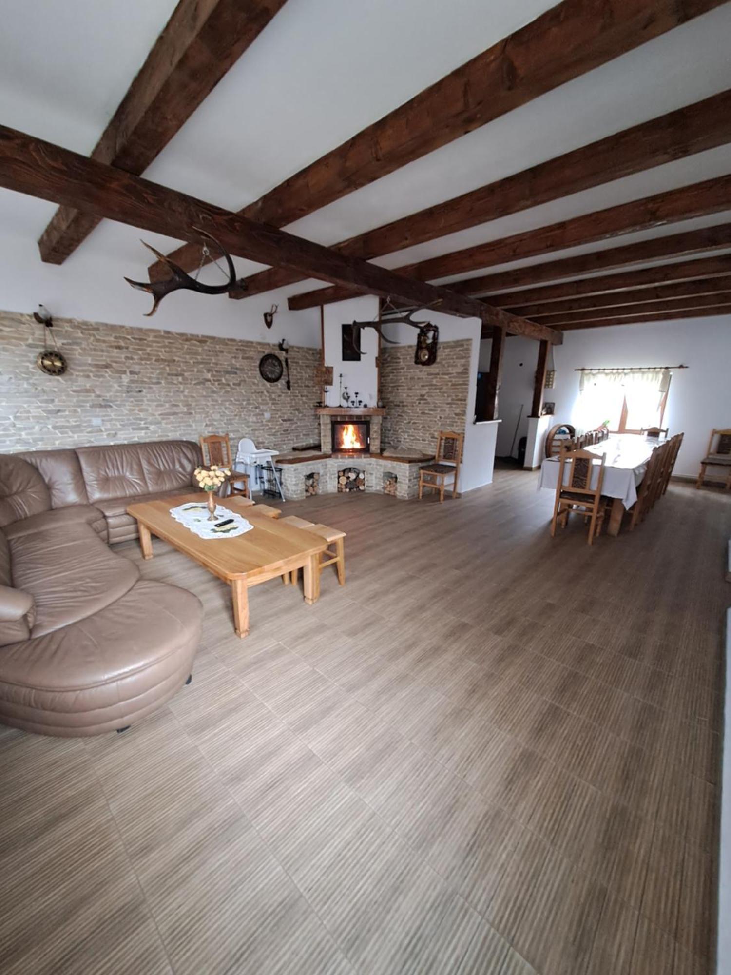 מלון Poiana Mărului Casa Cristalul Muntilor מראה חיצוני תמונה