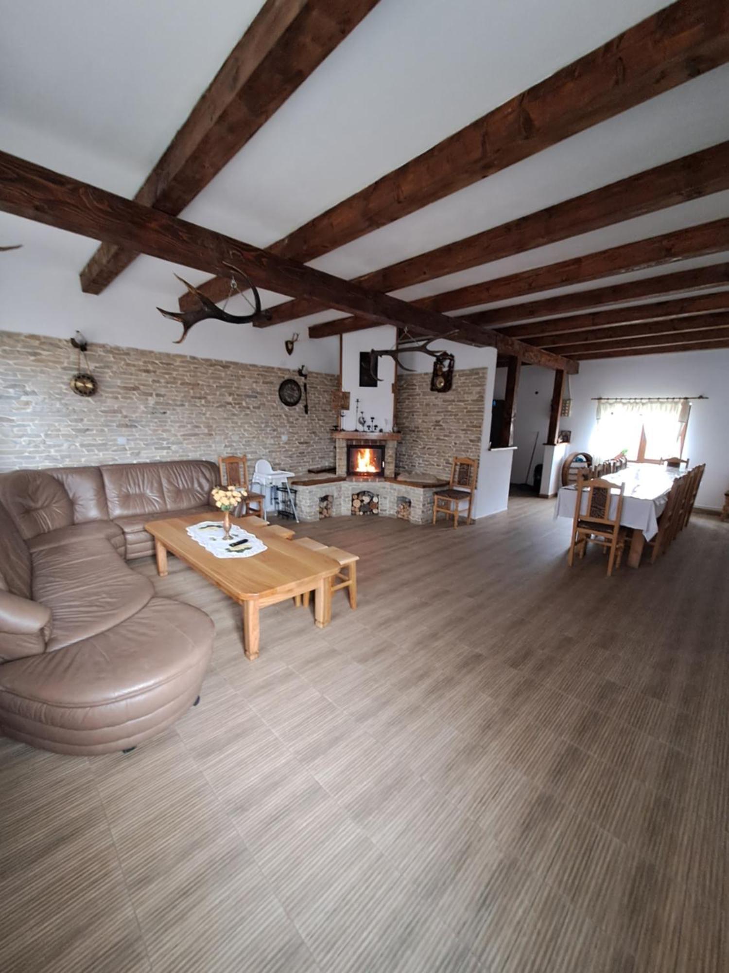 מלון Poiana Mărului Casa Cristalul Muntilor מראה חיצוני תמונה